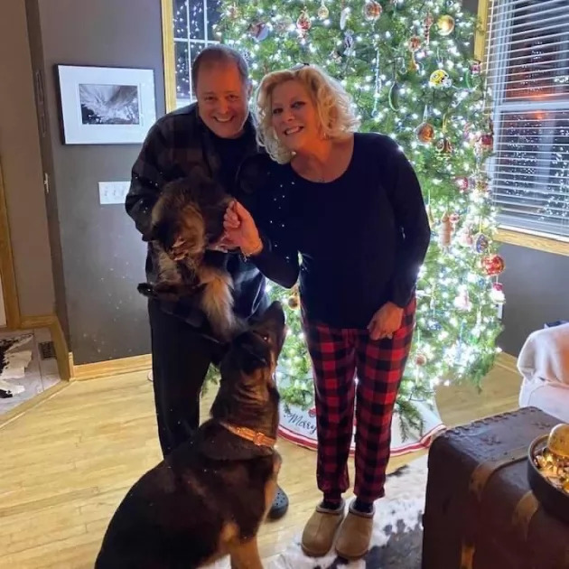 Smart dog saves Daddy's life from heart attack by alerting Spouse